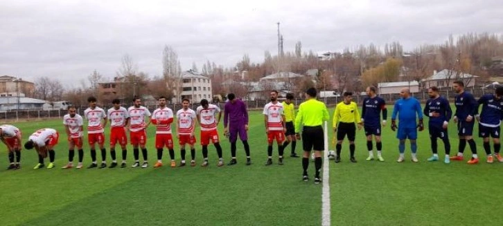 1071 Malazgirt Spor, evinde Yeşil Varto Spor'a 4-1 yenildi