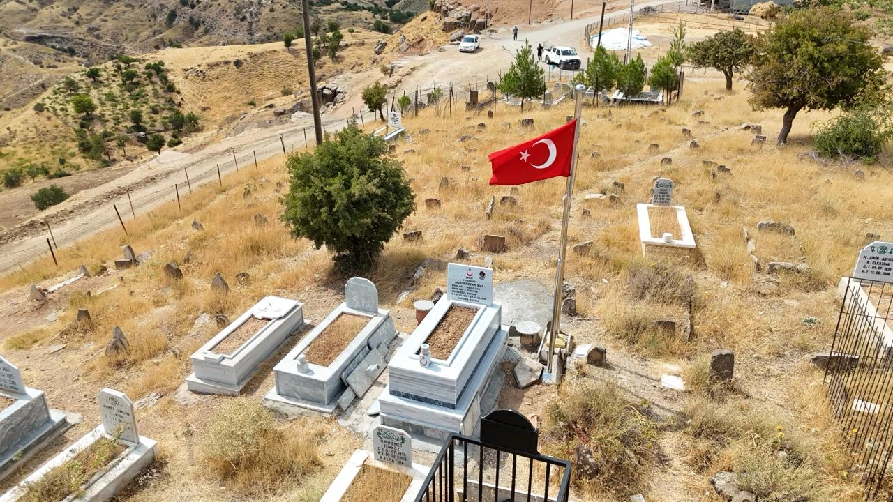 16 Şehit Mezarı Bakıma Alındı