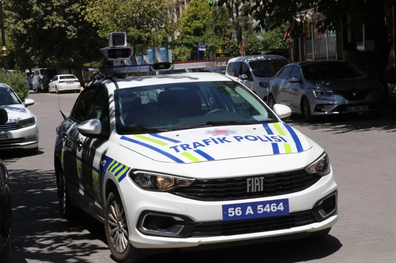 4 Şeridi Aynı Anda İzliyor