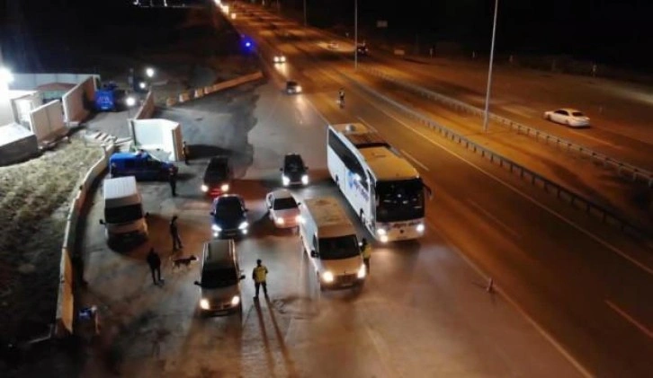 43 ilin geçiş güzergahında sıkı denetim: Didik didik arıyorlar