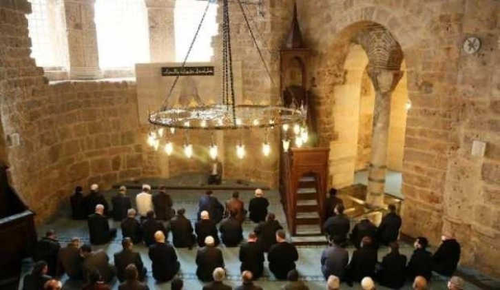 7 medeniyetin izini taşıyan camide 126 sonra yıl ilk namaz