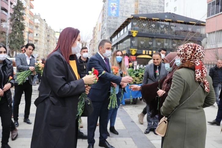 8 MART DÜNYA KADINLAR GÜNÜ ETKİNLİKLERLE KUTLANDI