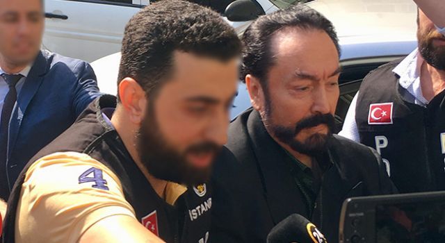 Adnan Oktar'a bin yıldan fazla hapis