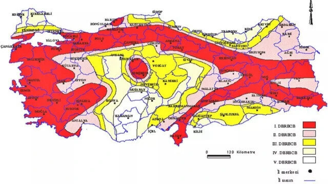 AFAD, Altından Fay Geçen İl ve İlçeleri Açıkladı