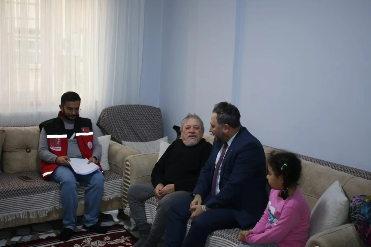 Aile ve Sosyal Hizmetler İl M&uuml;d&uuml;r&uuml; Sidar'dan Ailelere Yakın İlgi