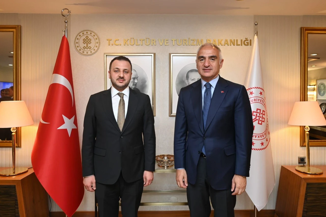 AK Parti İl Başkanı &Ouml;zturan, Siirt'in taleplerini  K&uuml;lt&uuml;r ve Turizm Bakanı Ersoy'a iletti 