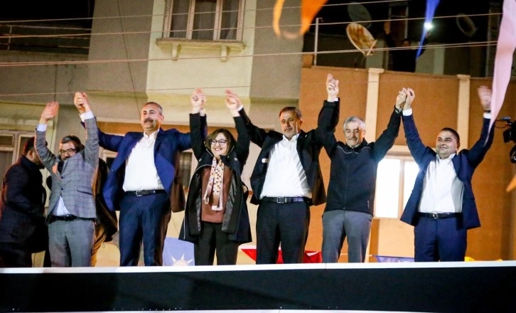 AK Parti Seçim İrtibat Ofisi Açılışları Miting Havasında Geçiyor