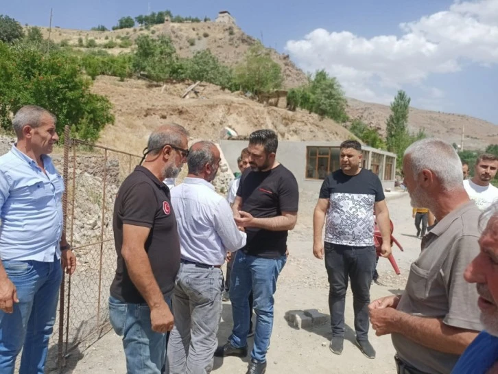 AK Parti Siirt İl Başkanı Olğaç, Müküs Çayı'nda Kaybolan Eyüp Güneş'in Ailesiyle Görüştü