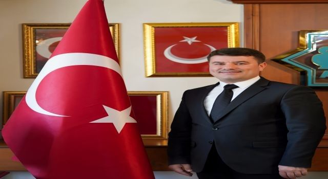 Aksaray Belediye Başkanı Evren Dinçer'den gazetecilere tebrik