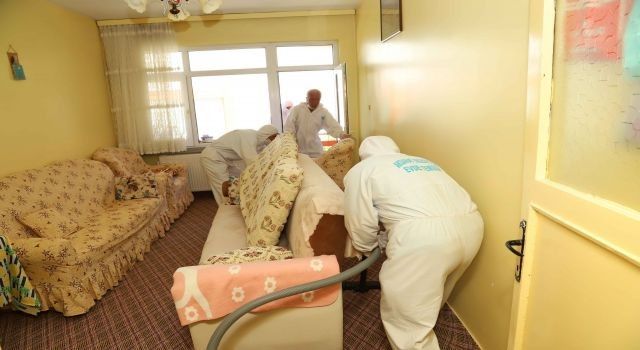 Aksaray'da evlerin temizlik ve bakımlarına belediye eli