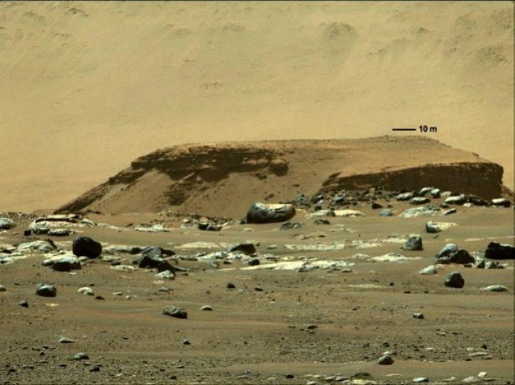 Azim, Mars'ta Yeni Bir Kaya Örneği Yakaladı