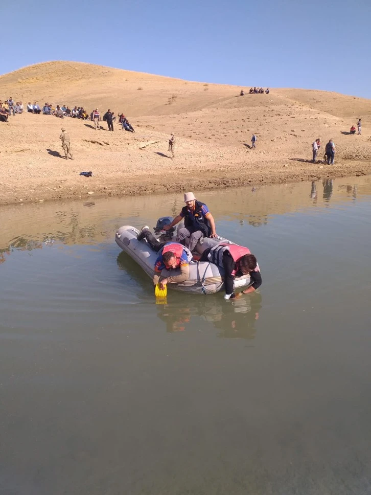 Baraj gölüne giren 2 kişi boğuldu