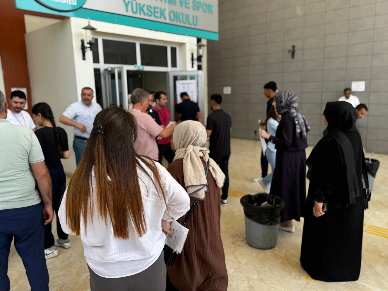 Siirt'te Binlerce Öğrenci YKS'de Ter Döktü