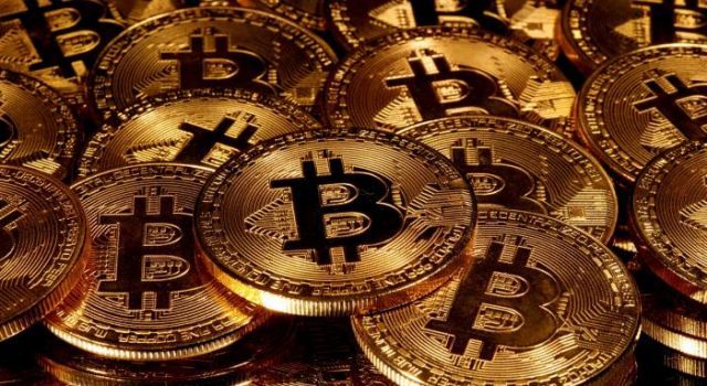 Bitcoin ilk kez 50 bin doları aştı