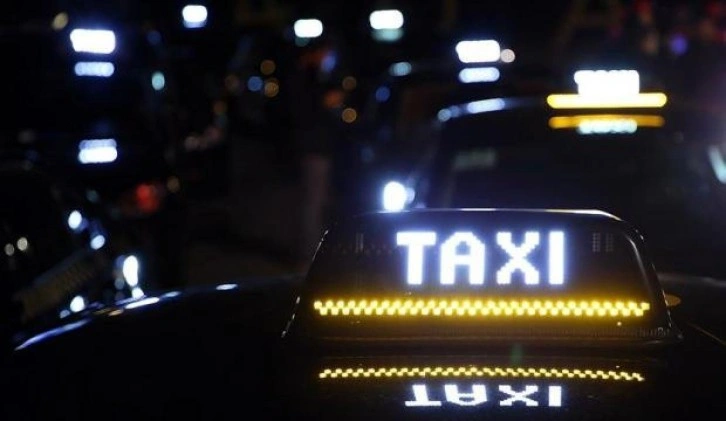 Brüksel'de Uber'in taksi uygulaması kapanacak