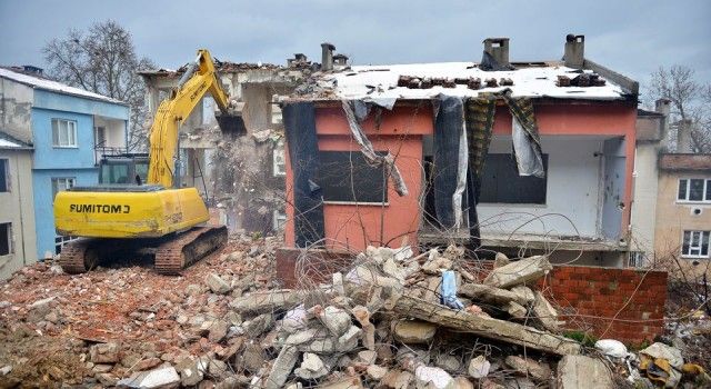 Bursa Yıldırım'da kamulaştırma sonrası yıkımlar sürüyor