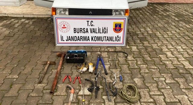 Bursa'da JASAT, kablo hırsızını kameralardan yakaladı