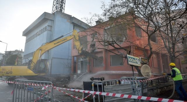 Bursa'da riskli bina eğitime hizmet verecek
