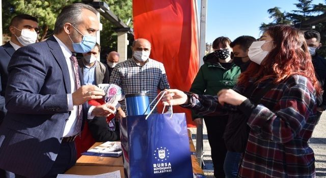 Bursa'da üniversite adaylarına Büyükşehir desteği
