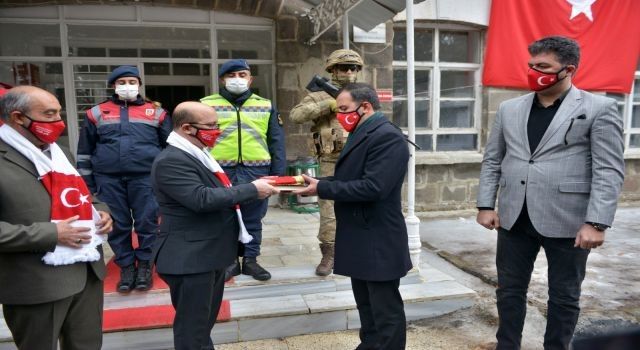 Bursa&#039;nın emanetleri Sarıkamış&#039;ta Mehmetçiğe ulaştı