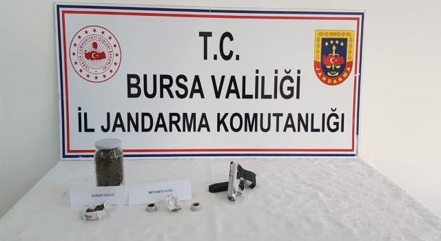 Bursa&#039;da jandarma uyuşturucuya geçit vermiyor