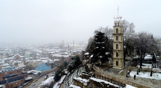 Bursa'da karla bulutların dansı