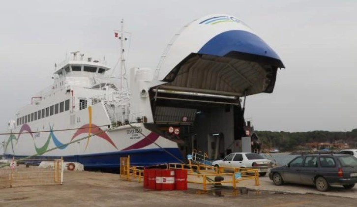 Çanakkale'de feribot seferleri iptal edildi