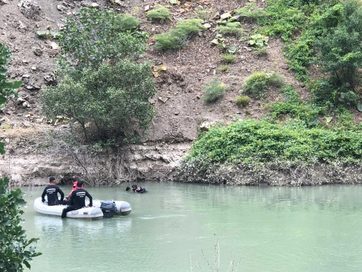 Çayda akıntıya kapılan sağlıkçıyı arama çalışmaları 9'uncu gününde