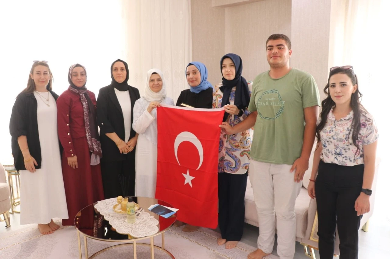 Cumhurbaşkanı Erdoğan&rsquo;ın Mektubu Siirt&rsquo;te Şehit Yakınlarına Teslim Edilmeye Devam Ediyor