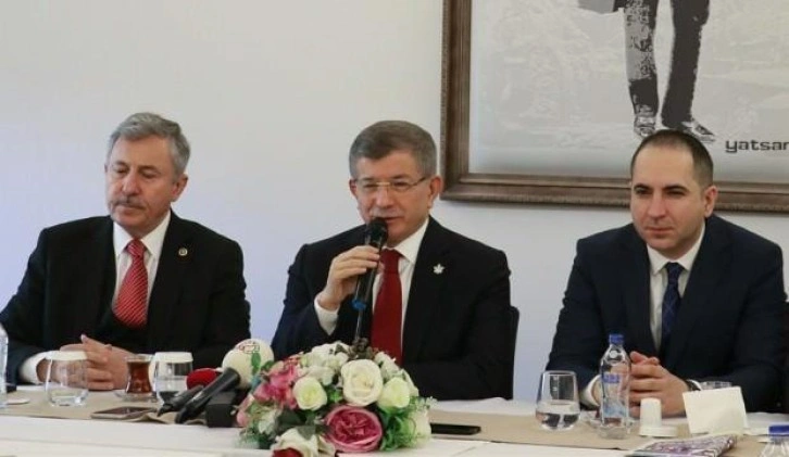 Davutoğlu'ndan 