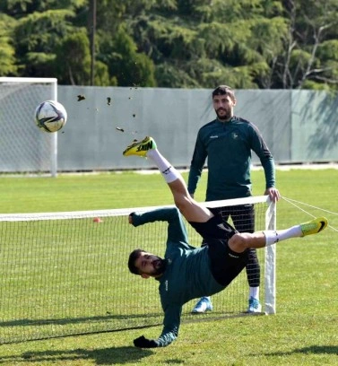 Denizlispor hazırlıklarını sürdürüyor