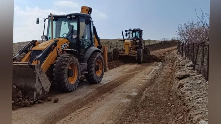 Deyr’de Yol ve Su Sorunu Çözülüyor