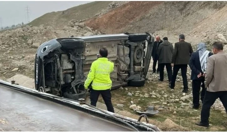 Direksiyon hâkimiyetini kaybeden sürücü kaza yaptı