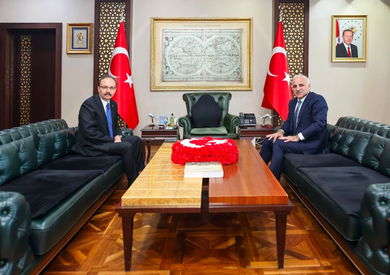 Diyarbakır Valisi Zorluoğlu’ndan Vali Kızılkaya’ya Taziye Ziyareti