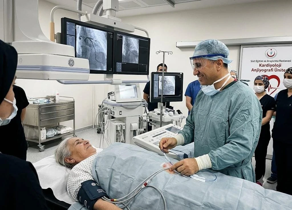 DOKTORUN GÜLER YÜZÜ ANJİYO KORKUSUNU YENİYOR