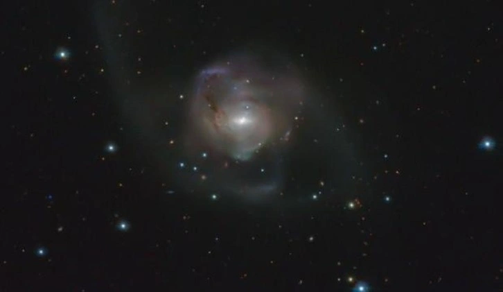 Dünya'ya en yakın süper kütleli karadelik çifti gözlemlendi