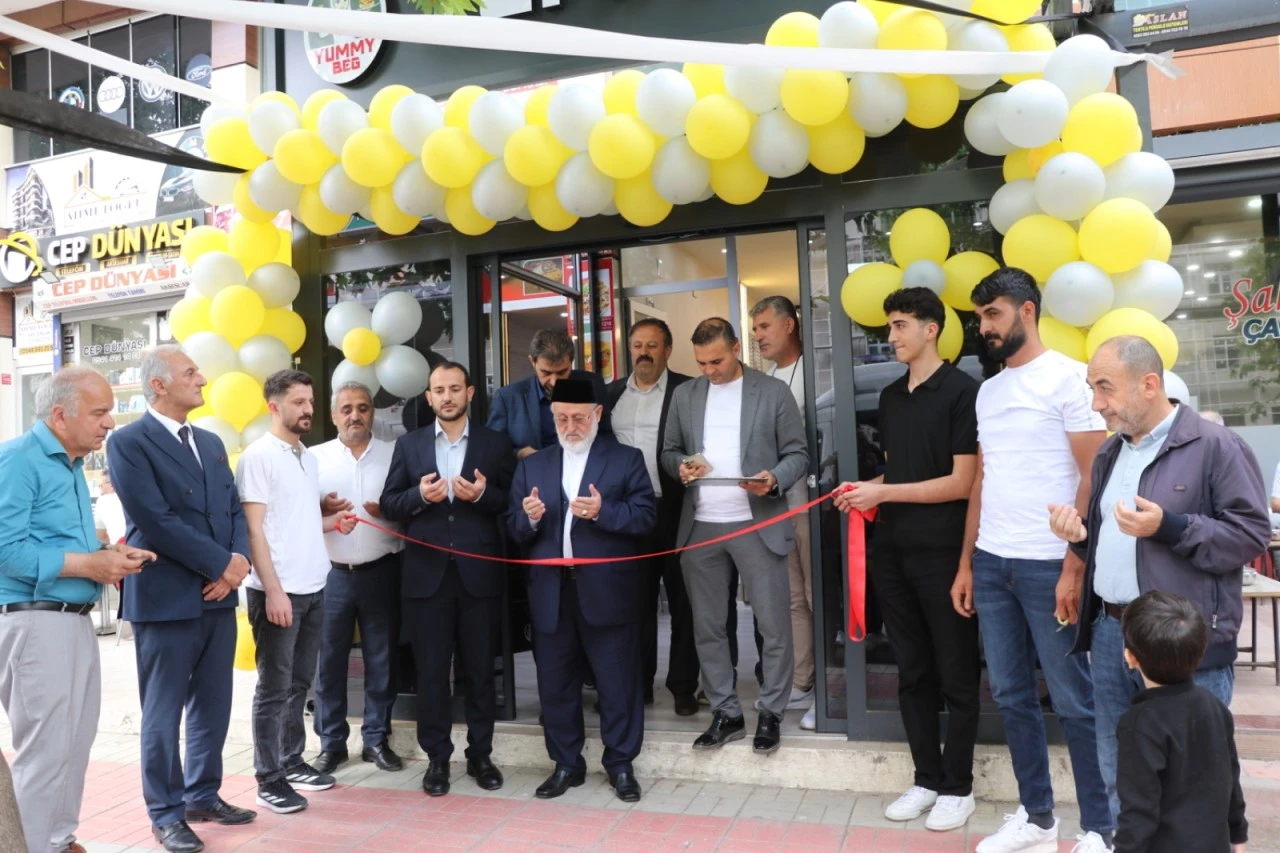 Efsane lezzet "Yummy Beg" Siirt'te hizmete girdi