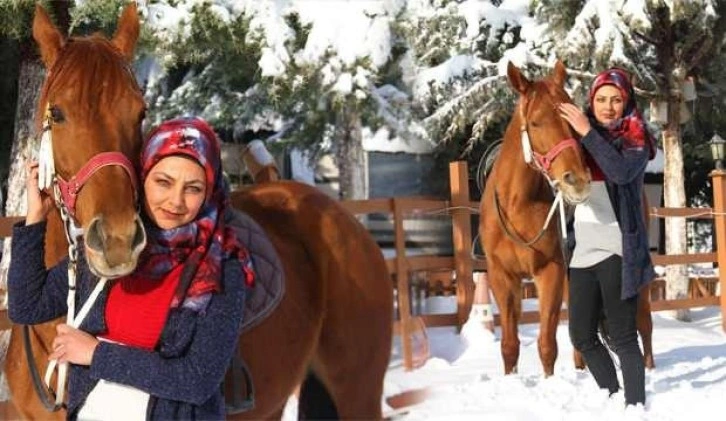 Elazığ'da 2 çocuk annesi kadın yapamazsın diyenlere inat seyis olmanın gururunu yaşıyor