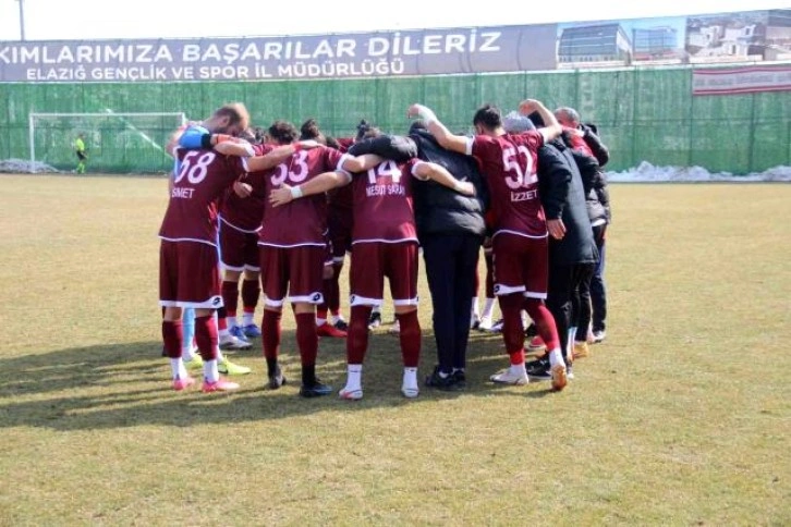 Elazığspor, 20 futbolcuyla Adıyaman'da