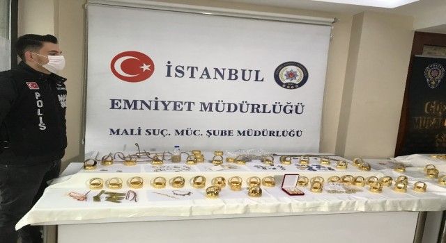 Ele geçirilen sahte ve ayarı düşük altınlar emniyette sergilendi