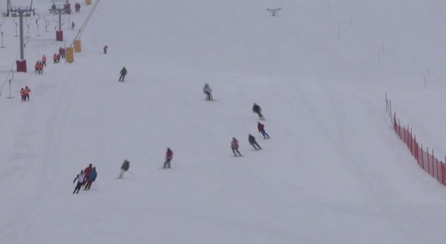 Ergan Dağı Kayak Merkezi'nde sezon açıldı