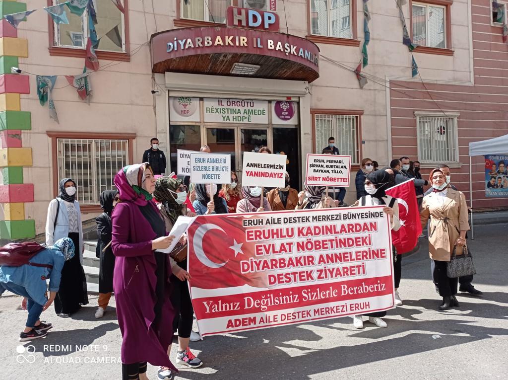 ERUH’LU ANNELERDEN, DİYARBAKIR ANNELERİNE DESTEK ZİYARETİ