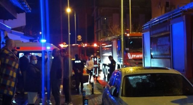 Beykoz&#039;da 4 katlı binada korkutan yangın