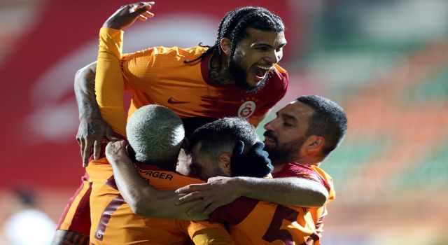 Galatasaray zorlu virajı geçti