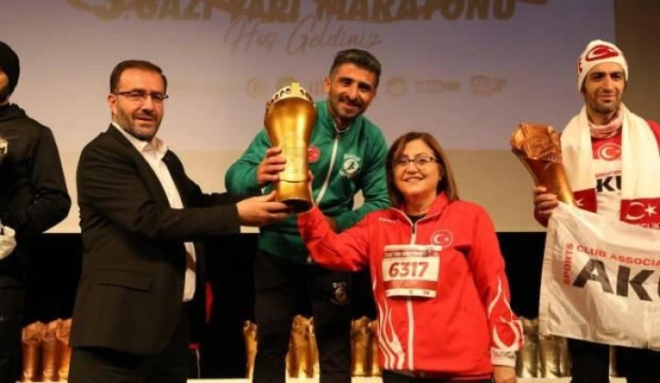 Gazi Yarı Maratonu’nun ödülleri sahiplerini buldu
