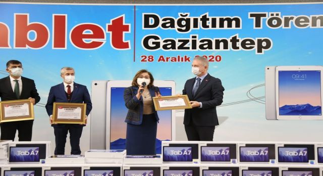 Gaziantep modeliyle 60 bin ücretsiz tablet öğrencilere dağıtıldı