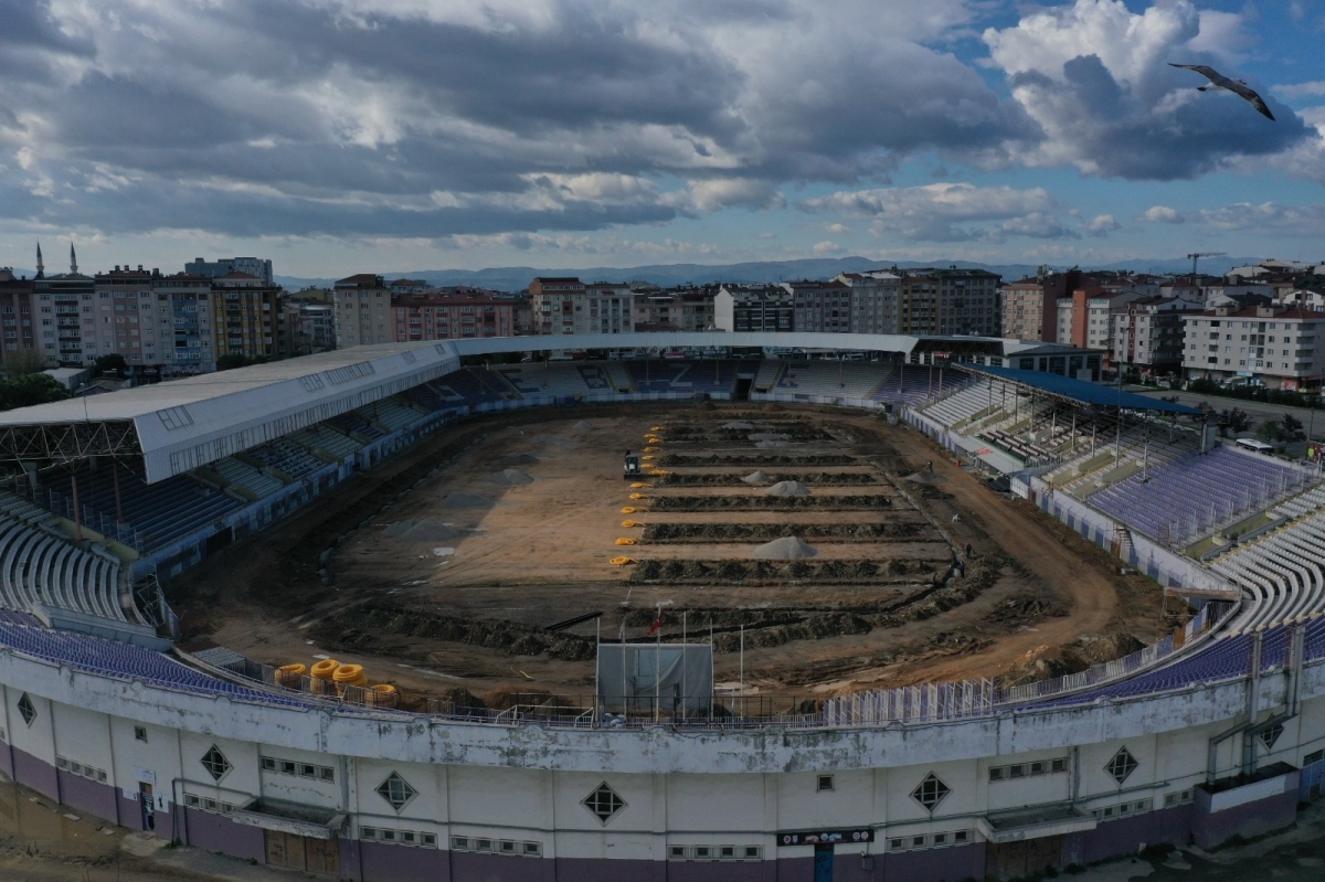 Gebze'deki stadyuma drenaj takviyesi