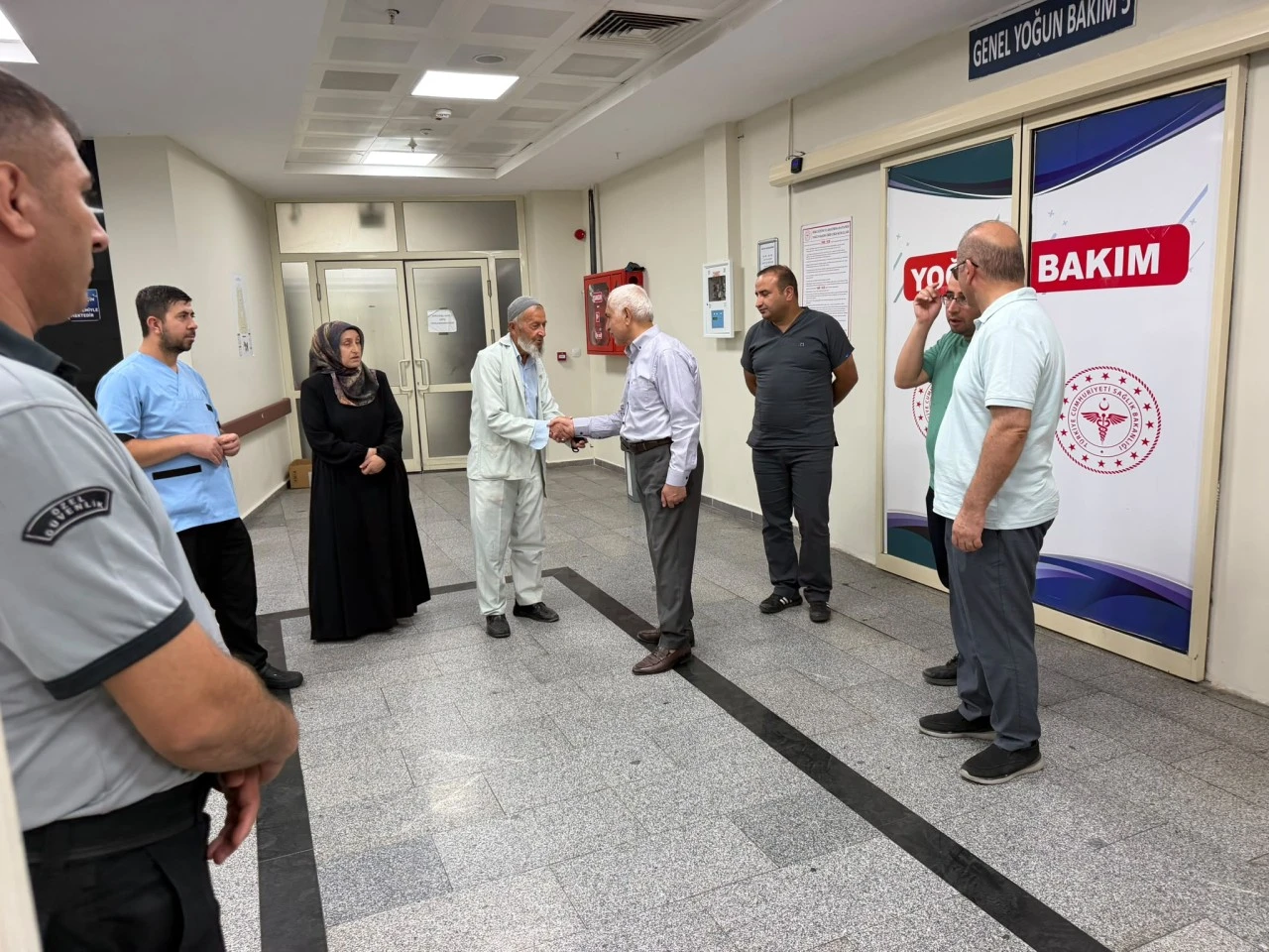 Gül, Hastaları Ziyaret Etti