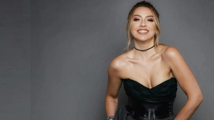 Hadise'den annesine fiyatı dudak uçuklatan yılbaşı hediyesi! Kesenin ağzını iyice açtı