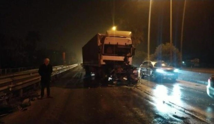 Hatay’da iki tır çarpıştı: 1 yaralı